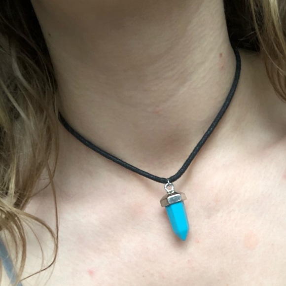 FREE over $15! Blue stone choker - Picture 3 of 4